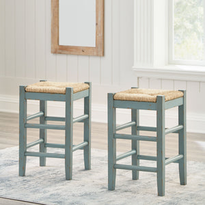  this charming stool completes your dining space with ease. The woven seagrass seat and wood stretchers cr