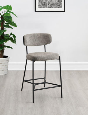  offering streamlined character with slim structure and geometric details. Light