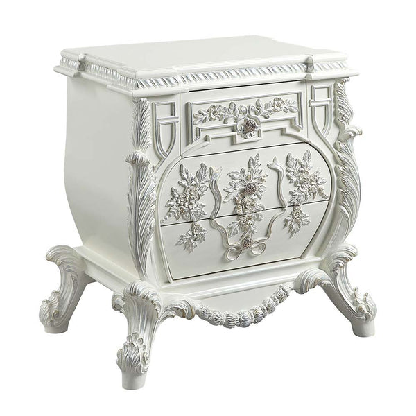 Luxurious style, sophisticated charm, and lustrous finishes are all included in the Vanaheim Bedroom Collection. Extravagant scroll floral design with gold trim accent creates classic appeal and timeless silhouettes. Button tufted headboard and footboard 