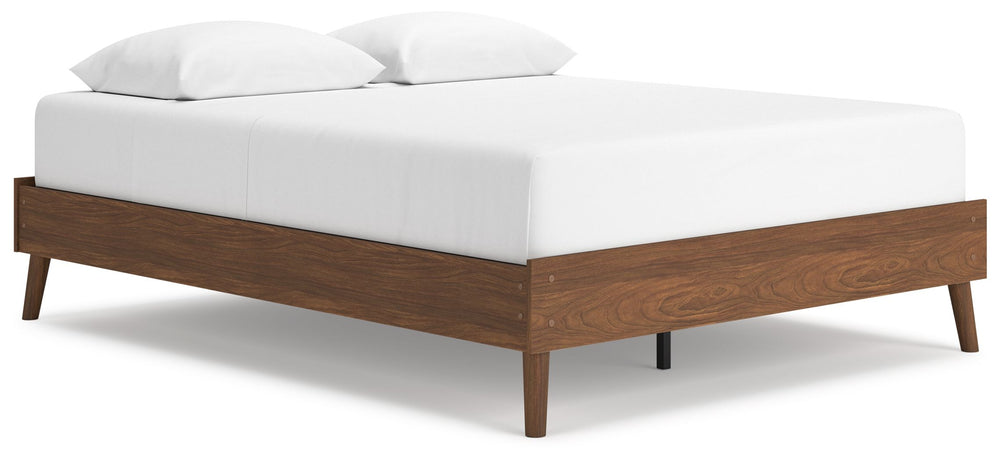 What do you get when you mix a minimalist profile with a warm finish? With sleek simplicity and a rich auburn hue, this queen platform bed delivers cool, contemporary style with a nod to mid-century modern design. Plus thereâ€™s no box spring or foundatio