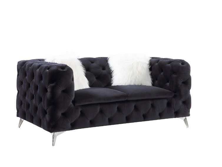 Gather your friends and family around for a game night or to enjoy a movie marathon. Whatever it may be, sofas are a staple in all our homes. Take a look at this Phifina collection