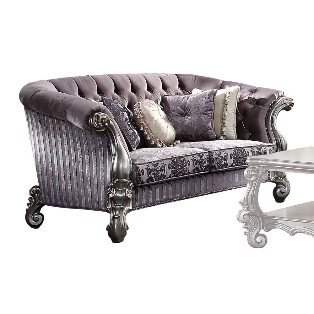 Creating an elegant and traditional design in living room, the Versailles sofa set is your ideal choice. Seating in a high shelter environment and feeling like royalty, you can be more convenient to enjoy the family time or play with your friends. Additio