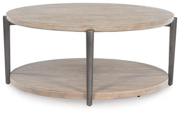  while contrasting painted metallic legs offer a modern touch of stripped-back beauty. With its stre