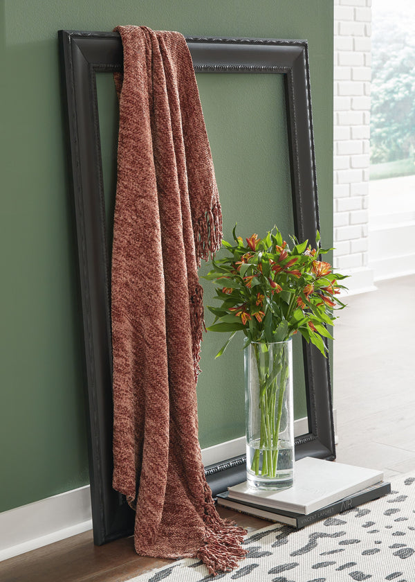  you-'ll love how it looks draped around a sofa or favorite chair. Even better: how it feels draped around you.<br/><br/><b>Product Features</b><ul><li