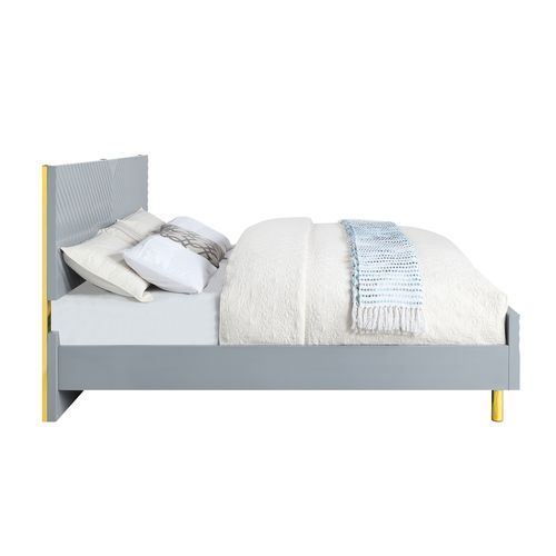Gaines - Eastern King Bed - Gray High Gloss Finish