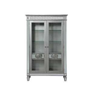  Raised Geometric Trim