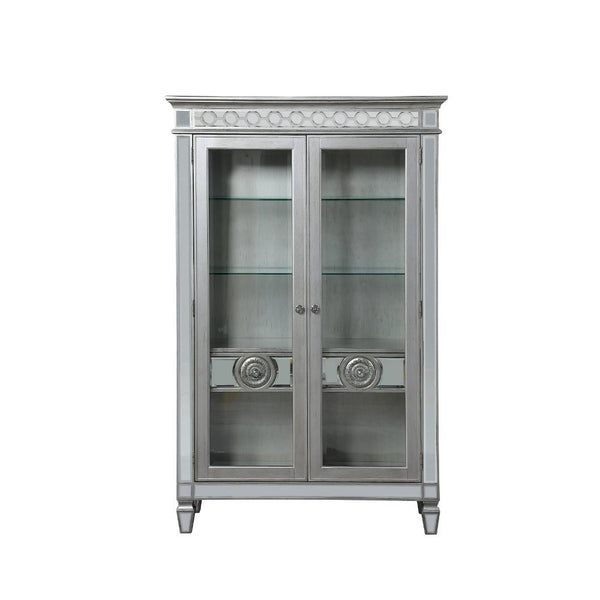  Raised Geometric Trim