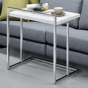  supported by a strong metal frame. Its minimalist