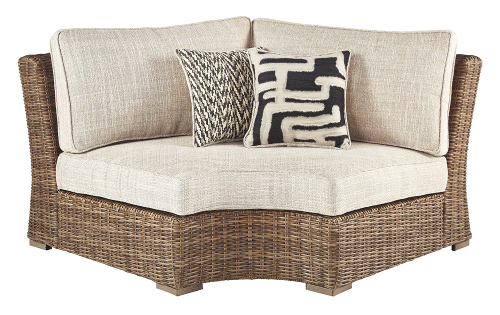 Sporting an easy-on-the-eyes look inspired by driftwood, this curved corner chair with cushion elevates the art of alfresco living. Beautiful and durable enough for indoor and outdoor use, the high-style/low-maintenance seating entices with plush, removab