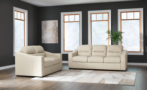 This living room package caters to your fashionable and relaxed lifestyle. Soft to the touch, its combination leather and faux leather upholstery offers affordable luxury. The striking package is tailored to perfection with clean, refined lines that eleva