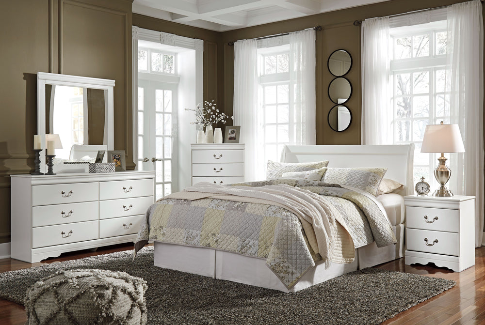 This dresser and mirror set-'s crisp cottage white gives traditional Louis Philippe profiling a delightful style awakening. The look is timeless. The fee?l Right at home. Six smooth-gliding drawers with antiqued bail pulls beautifully accommodate. <h4><b>