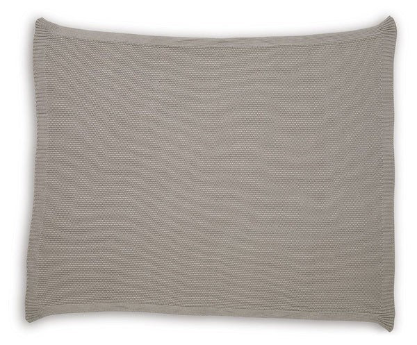  its neutral hue pairs with a variety of decor. Whether this throw is at the foot of the bed or on the arm of your favorite chair