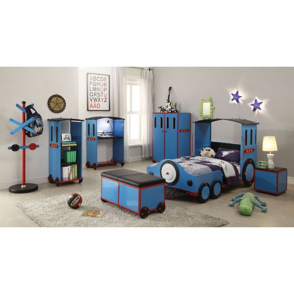 The Tobi collection was designed to re-create the train style bed. Crafted in sturdy metal with glossy finish, includes an overhead roof, detailed headlight and matching wheels that will make it believe that this magical train will ride to the dreamland. 