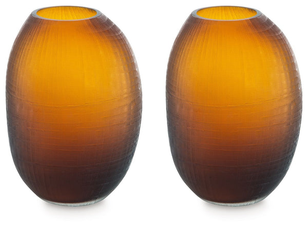 Beautiful on its own or in a group, this vase is sure to make a statement. It-'s ideal for displaying flowers and greenery, with a sturdy, minimalist design that accommodates wet or dry arrangements.<br><br><b>Additional Dimensions</b><br><ul><li>Opening: