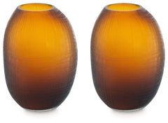 Beautiful on its own or in a group, this vase is sure to make a statement. It-'s ideal for displaying flowers and greenery, with a sturdy, minimalist design that accommodates wet or dry arrangements.<br><br><b>Additional Dimensions</b><br><ul><li>Opening: