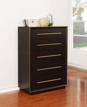  this chest is convenient and versatile. Its large size is ideal for keeping your wardrobe organized. Its strong silhouette is enhanced by an attractive