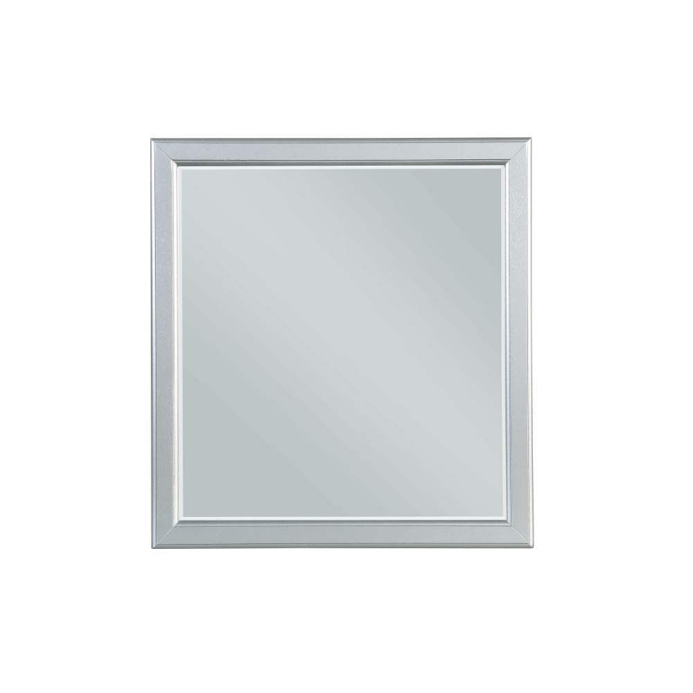 The Louis Philippe mirror is available in different finishes to choose. This mirror simple in style with a rectangular frame. It will be the perfect complement from the most sophisticated to decor casual settings.<br/><br/><b>Product Features</b><ul><li>B