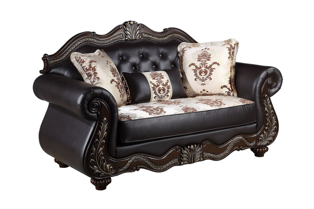 The Royal Classics Maximus Living Room Loveseat combines heirloom-quality craftsmanship with timeless design, offering both beauty and durability for any refined living space. Constructed from solid pine with premium polyurethane carvings, this loveseat i