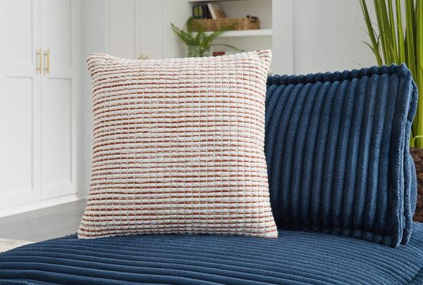  laid-back look. Its rust and white hues mingle well with neutrals and earth tones