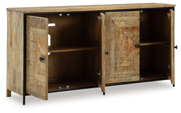  while black accents lend industrial appeal to the design. Radiating an aura of welcoming warmth