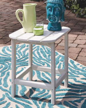  itâ€™s sure to weather the seasons beautifully. Designed to shed rainwater