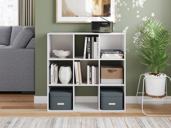  combining ultra-clean lines with an easy-elegant solid white finish. And its storage cubbies make putting things away a snap.<br/><br/><b>Produc