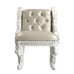  and lustrous finishes are all included in the Vanaheim Bedroom Collection. Extravagant scroll floral design with gold trim accent creates classic appeal and timeless silhouettes. Button tufted headboard and footboard 