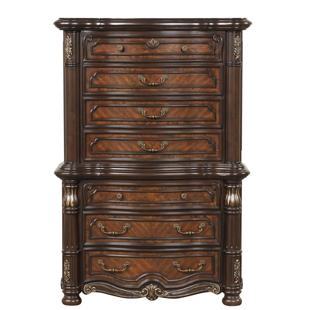 The Bella Notte 3 Drawer Bachelor-'s Chest in mahogany brown combines exquisite wood craftsmanship with timeless design. This chest, ideal for any bedroom or study, is crafted from a blend of solid poplar, manufactured woods, and birch and burl wood venee