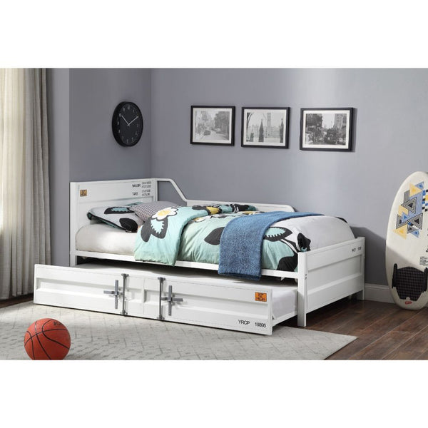  crafted with a timeless look that is an ideal addition to any bedroom. The bed is accente
