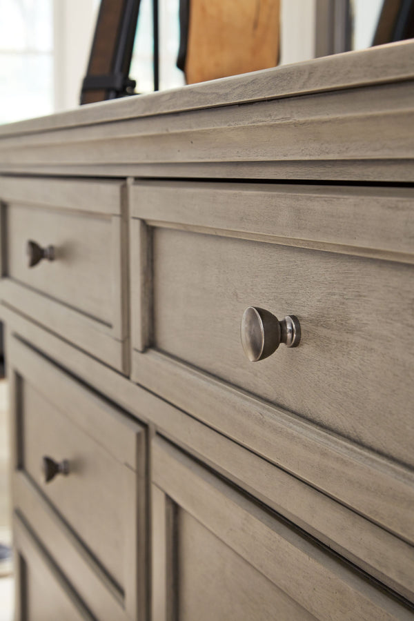 Lettner - Light Gray - Dresser - 7-drawers