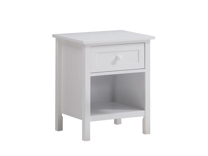 Keep our bedroom well organized with the Iolanda bedroom collection. The refreshing white finish makes it easy to style around and will give any room an instant upgrade. The bed features two storage drawers, convenient for not taking up any additional spa
