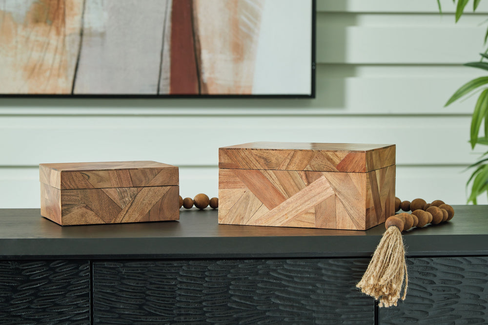 Looking for a casually cool home accent? This set of boxes stacks up beautifully. A wood mosaic design and natural finish bring a laid-back element to your decor. What a stylishly effortless way to refresh your shelves and tabletops.<br><br><b>Additional 