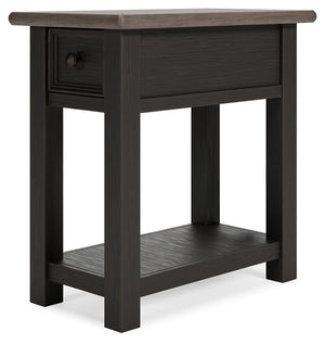 Tyler Creek - Black / Gray - Chair Side End Table