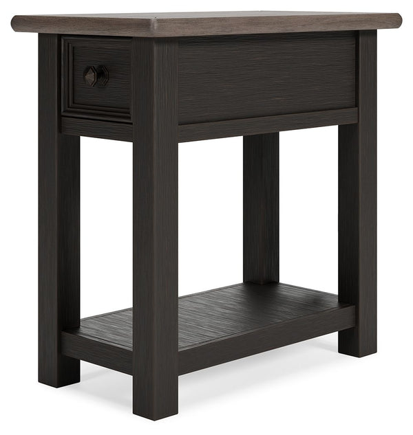 Tyler Creek - Black / Gray - Chair Side End Table