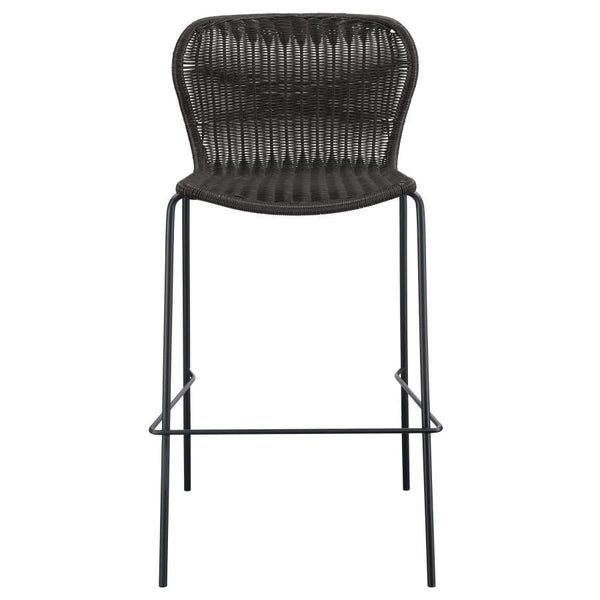  airy frame. The seat offers a subtle contoured shape that cradles the torso and offers a comfortable place of re