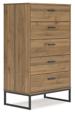 Is your bedroom in need of a refresh? And do you love mid-century modern design? Then this chest of drawers is calling your name. Simple lines and an industrial-chic vibe will seal the deal. Settle into its laid-back style, and plan to stay for a while.<b