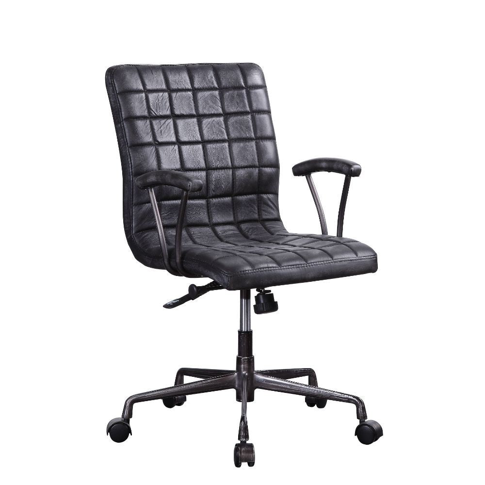 The perfect command seat, the Barack executive chair never compromise on comfort or functionality. The height mechanism makes customizing your workstation fast and easy while the swivel capability encourages movement. Featuring geometric tufted cushion wi