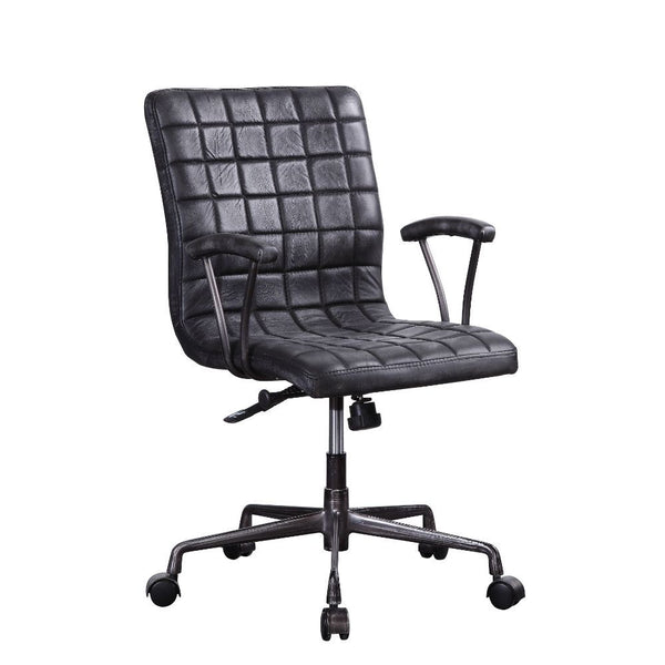 The perfect command seat, the Barack executive chair never compromise on comfort or functionality. The height mechanism makes customizing your workstation fast and easy while the swivel capability encourages movement. Featuring geometric tufted cushion wi