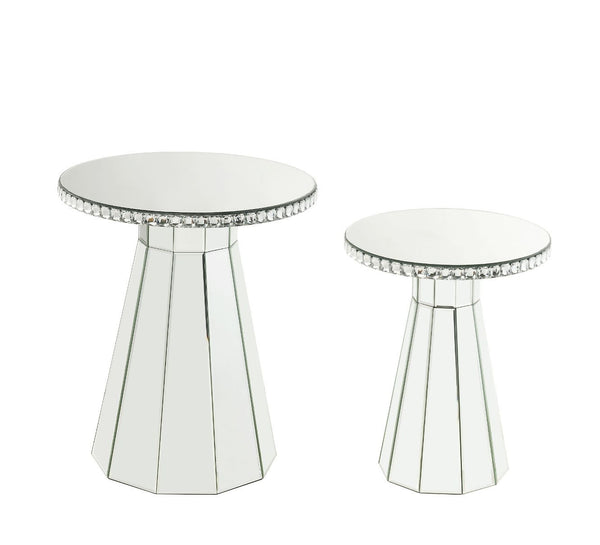 Show your confidence with some bold, shinning and modern glamour decorating ideas. The accent table creates a distinct look for your room areas and take your breath at first glance. Mirrored surfaces give it a luxe appeal while faux crystals inlay really 