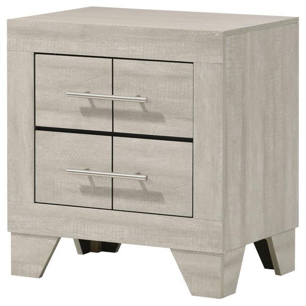  textured appeal. Extra-wide polished nicke