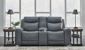  this power reclining loveseat is ready to deliver a fresh look in comfort seating. With a plethora of power features and perfectly positioned scoop seating for unparalleled relaxation