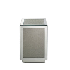 Liven up your empty living room with the Lavina occasional table. This table offers a mirrored design with faux diamond inlay. The structure built from composite wood and mirrored panels covering every surface. A glam display table that naturally attracts