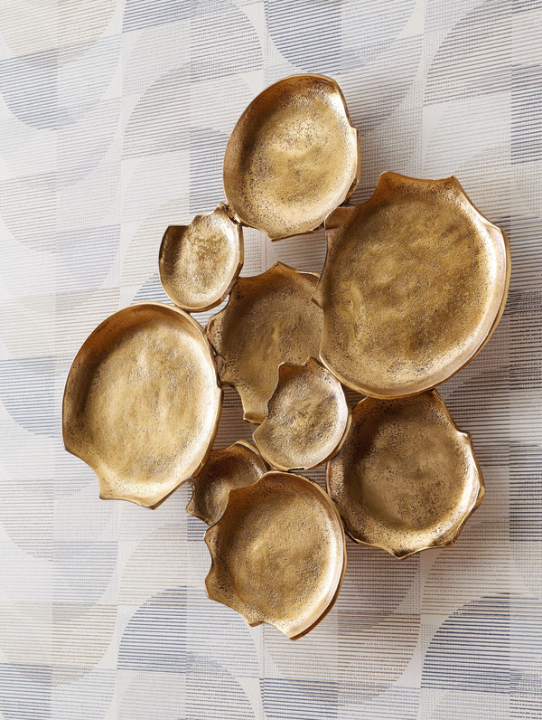  this wall art exudes modern sophistication. Whether it-'s displayed vertically or horizontally