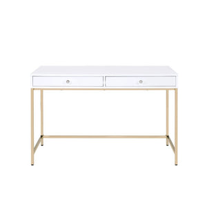  this practical yet fashionable desk offer