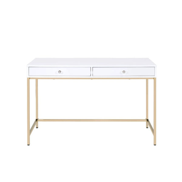  this practical yet fashionable desk offer