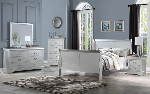 Louis Philippe III - Eastern King Bed - Platinum - 47"