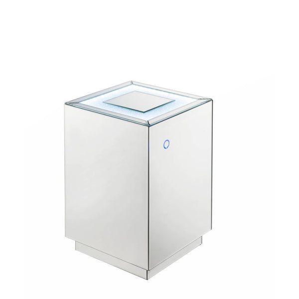 Style abound in the ample and functional design of the Nyoka side table. At night, you can turn on and off the LED Function. A glam display table that naturally attracts the eye with its beveled mirrored finish.<br/><br/><b>Product Features</b><ul><li>Squ