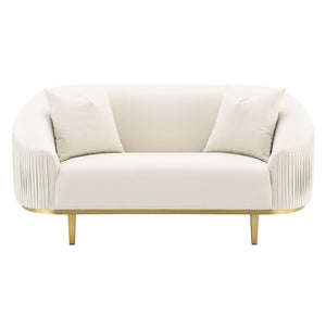  exudes elegance and comfort. The plush pillows add an extra layer of coziness