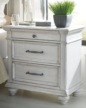  2 Nightstands