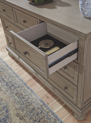 Lettner - Light Gray - Dresser - 7-drawers